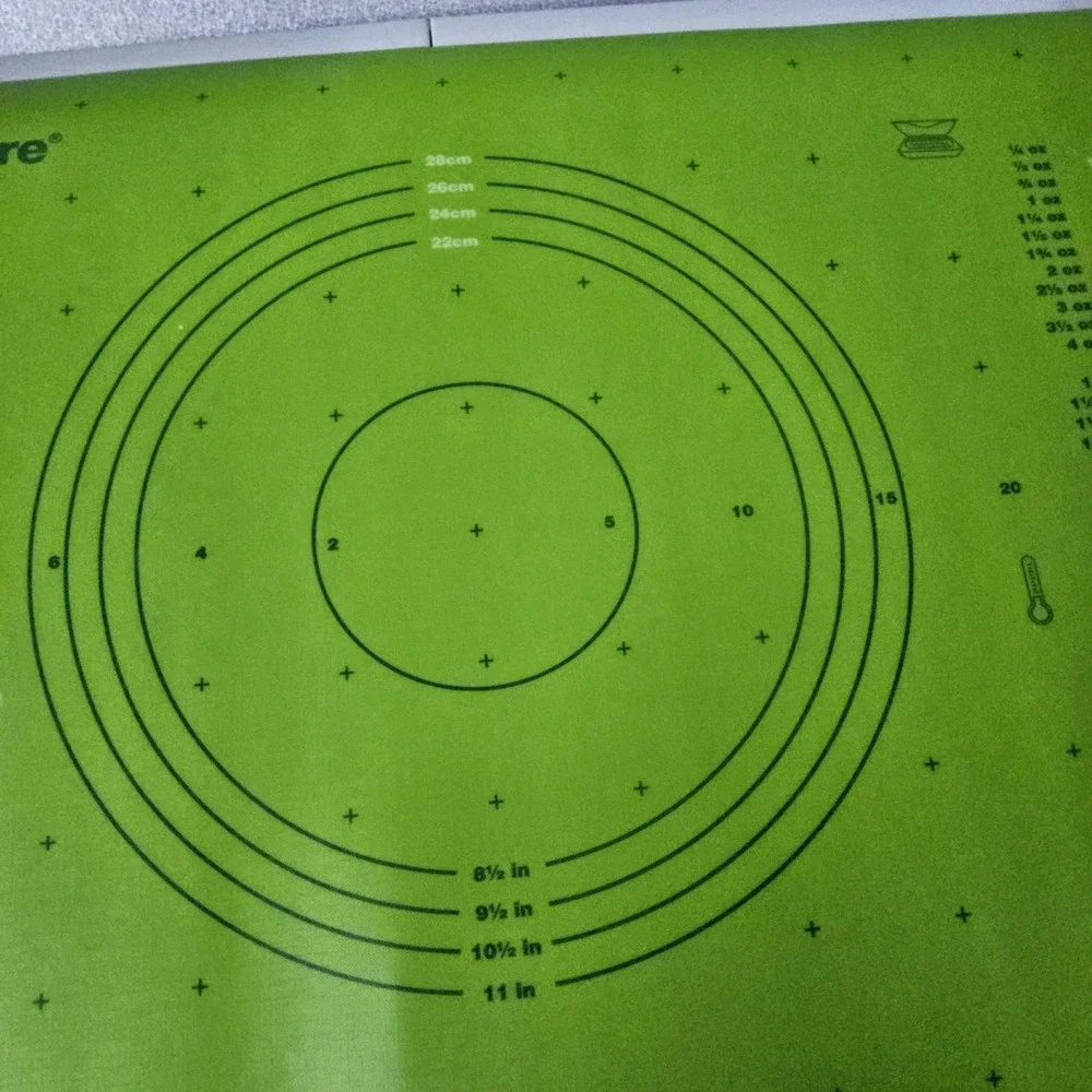 Tupperware Bakers Mat Green Silicone Pastry Made in Germany 2004 Dart Industries